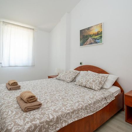 Apartments With A Parking Space Mandre, Pag - 16836 المظهر الخارجي الصورة
