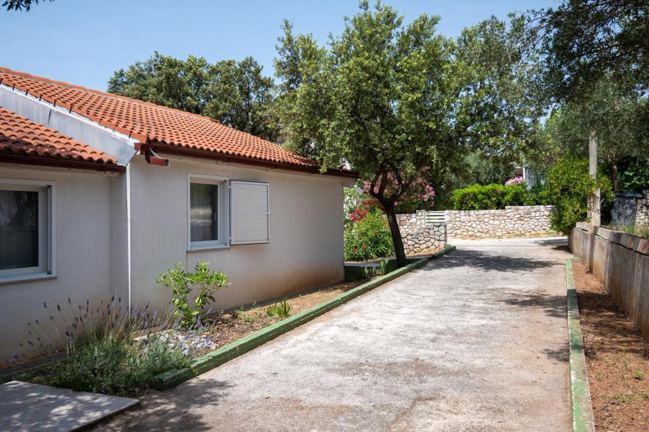 Apartments With A Parking Space Mandre, Pag - 16836 المظهر الخارجي الصورة
